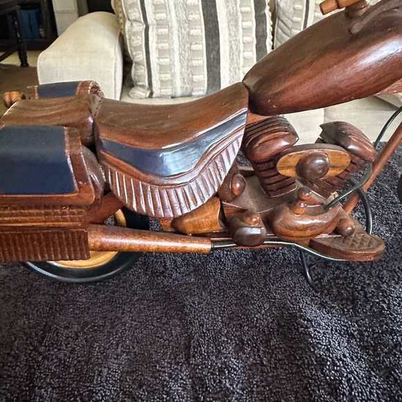 Wooden Motorcycle Model - Picture 6 of 8
